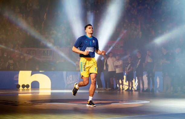 浦频频在关 浦频频在关