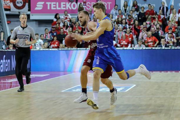 载着国安主 载着国安主